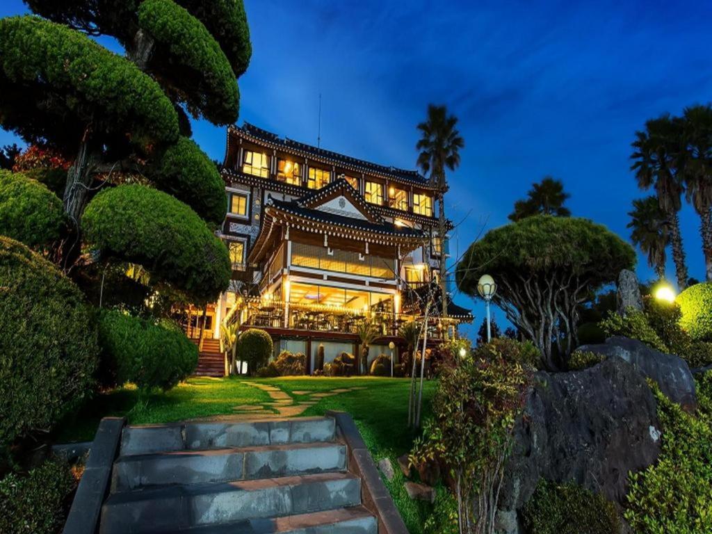 Hallagung Seogwipo Exterior photo
