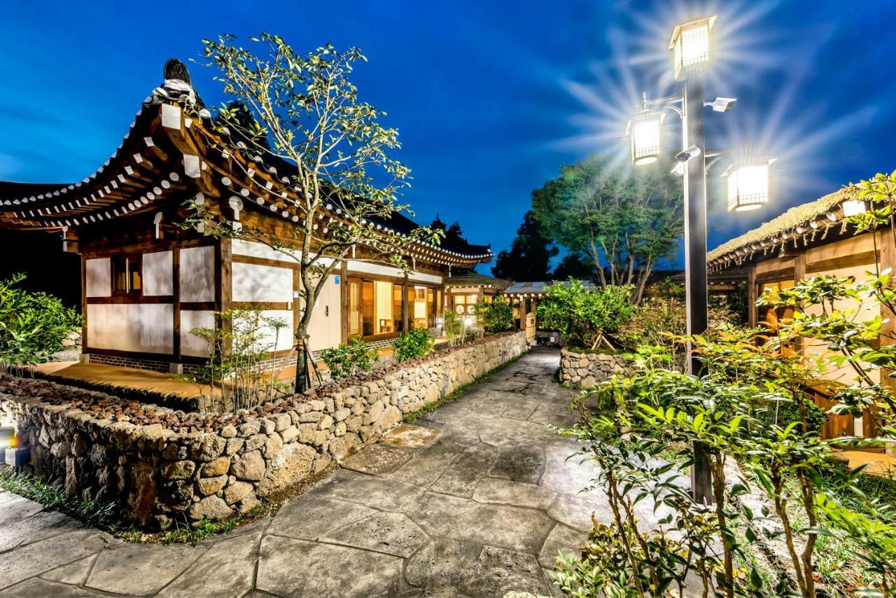 Hallagung Seogwipo Exterior photo